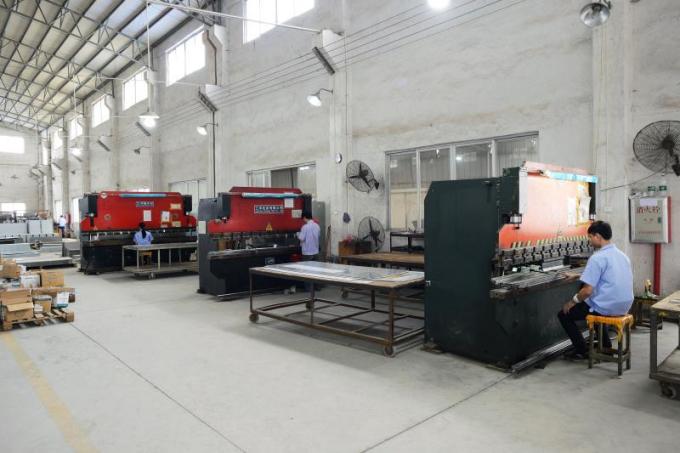 Guangzhou Yixue Commercial Refrigeration Equipment Co., Ltd. fabrika üretim hattı 0
