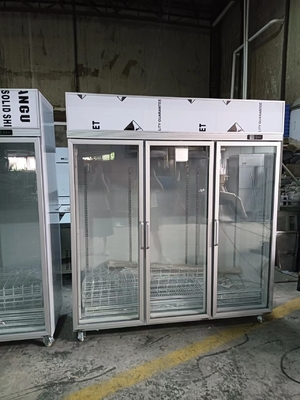 Ticari içecek ekranı buzdolabı 3 cam kapı dikey soğutucu 110V 60Hz