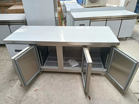 3 Kapılı Sıcaklık Kulüpleri Paslanmaz çelik İş masası Mutfak ekipmanları
