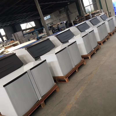 Guangzhou üretimi 500 kg'dan 1000 kg'a kadar Ticari buz küpü makinesi CE fan soğutması ile buz fabrikası ve kulübü için