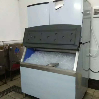 Guangzhou üretimi 500 kg'dan 1000 kg'a kadar Ticari buz küpü makinesi CE fan soğutması ile buz fabrikası ve kulübü için