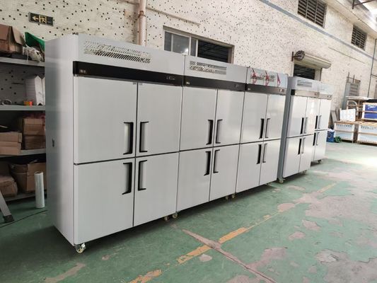 Ticari 4 kapılı dikey dondurucu paslanmaz çelik erişilebilir dondurucu tepsilerle fırın buzdolabı